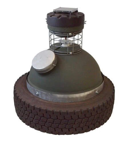 Capsule Game Feeder 250 lb. Capacity Tire Feeder - Image 3
