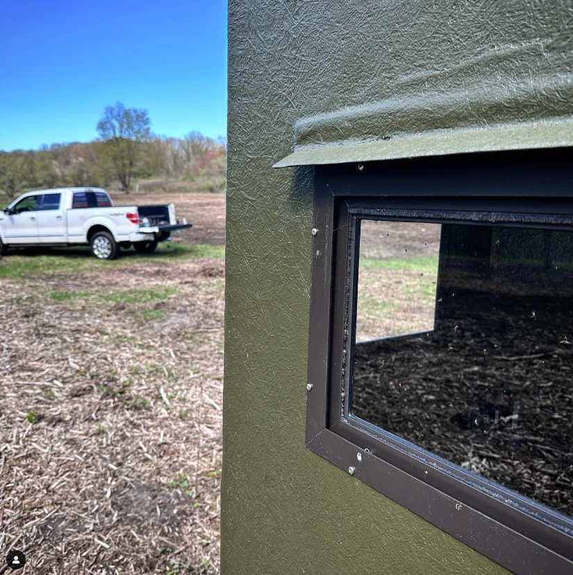 Dillon Manufacturing 4' x 6' Fiberglass Combination Bow and Rifle Blind - Image 4