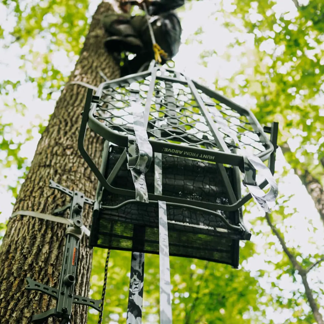 Hawk Helium Kickback Lvl Hang-On Treestand - 20 lbs - Image 10