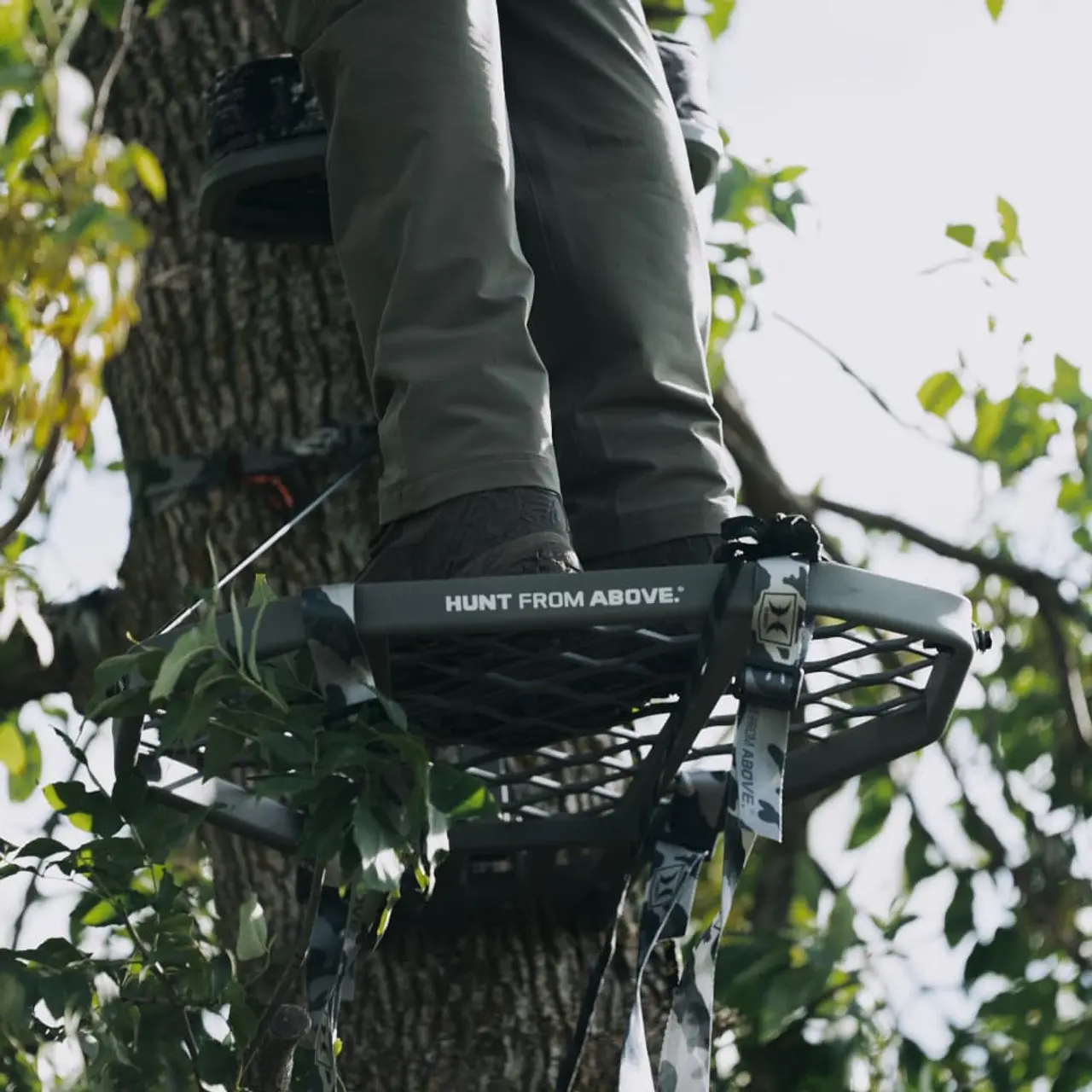 Hawk Helium XL Hang-On Treestand - 12lbs - Image 13
