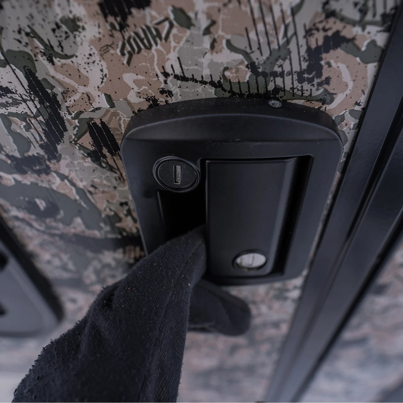 Hawk Compound Insulated Hunting Blind - Image 5