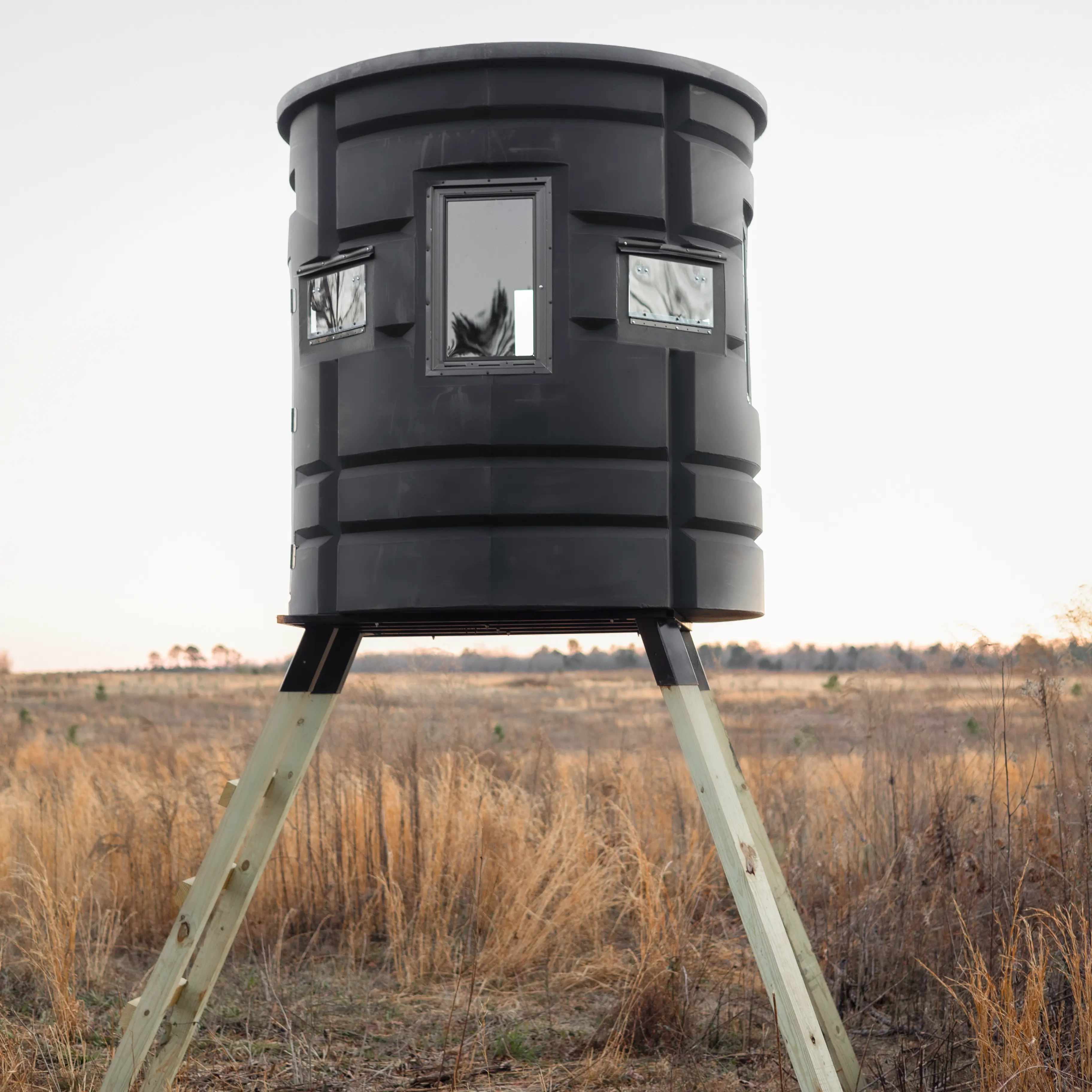 Sportsman's Condo Bow Condo 72" Diameter Deer Stand: Black, Loaded - Image 10