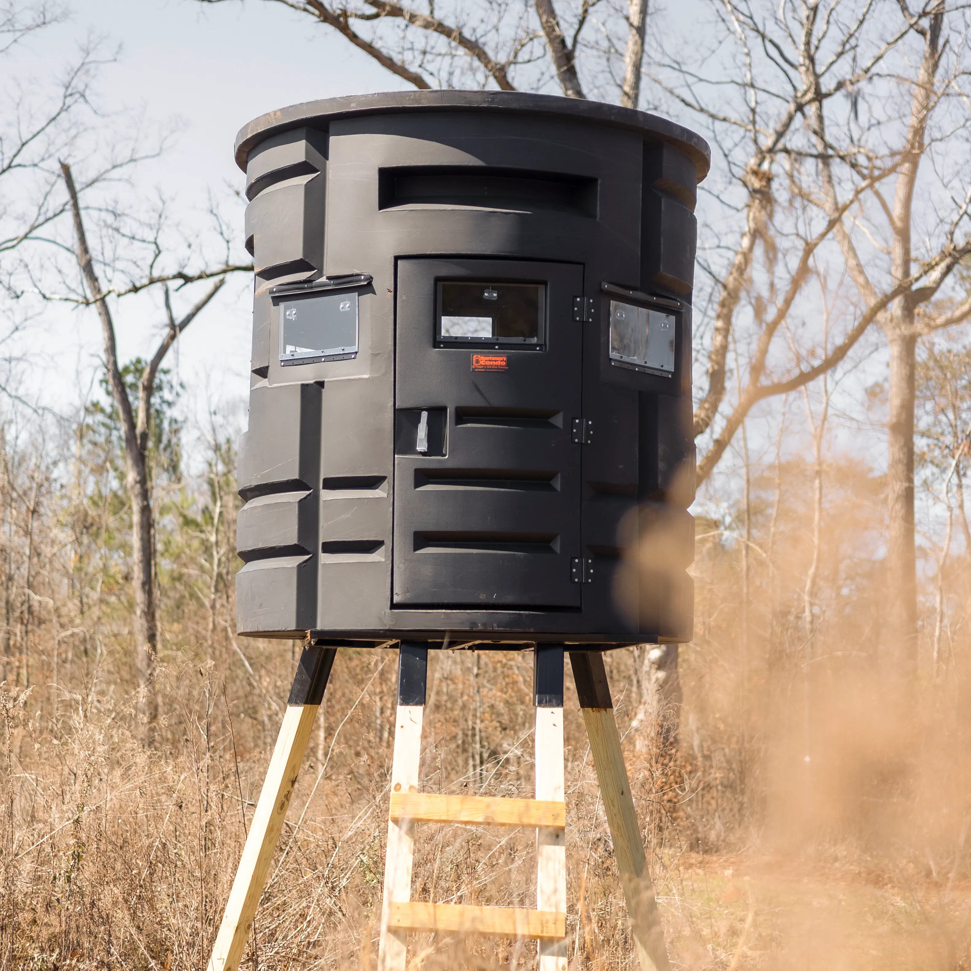Sportsman's Condo Bow Condo 72" Diameter Deer Stand: Black, Loaded - Image 16
