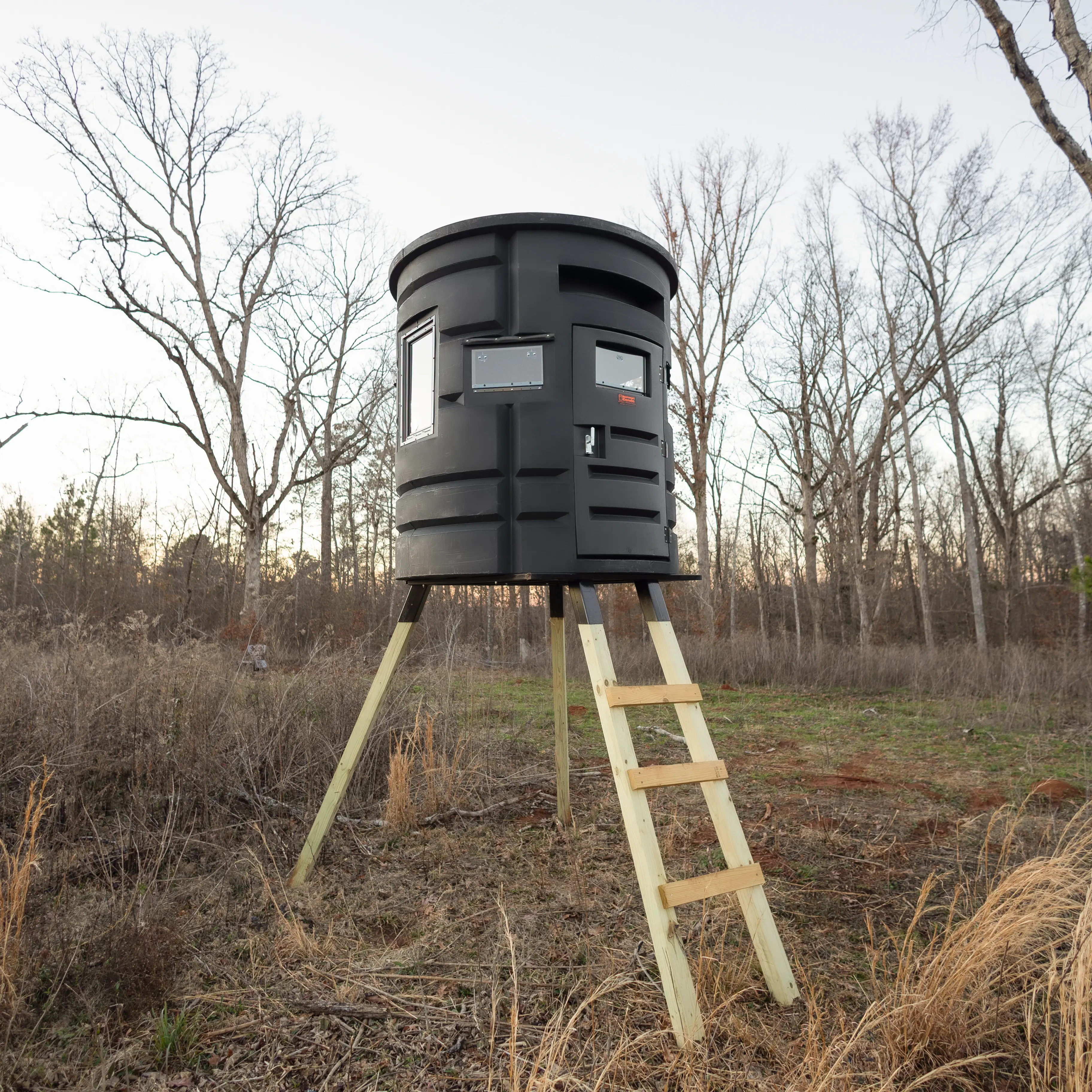 Sportsman's Condo Bow Condo 72" Diameter Deer Stand: Black, Loaded - Image 20