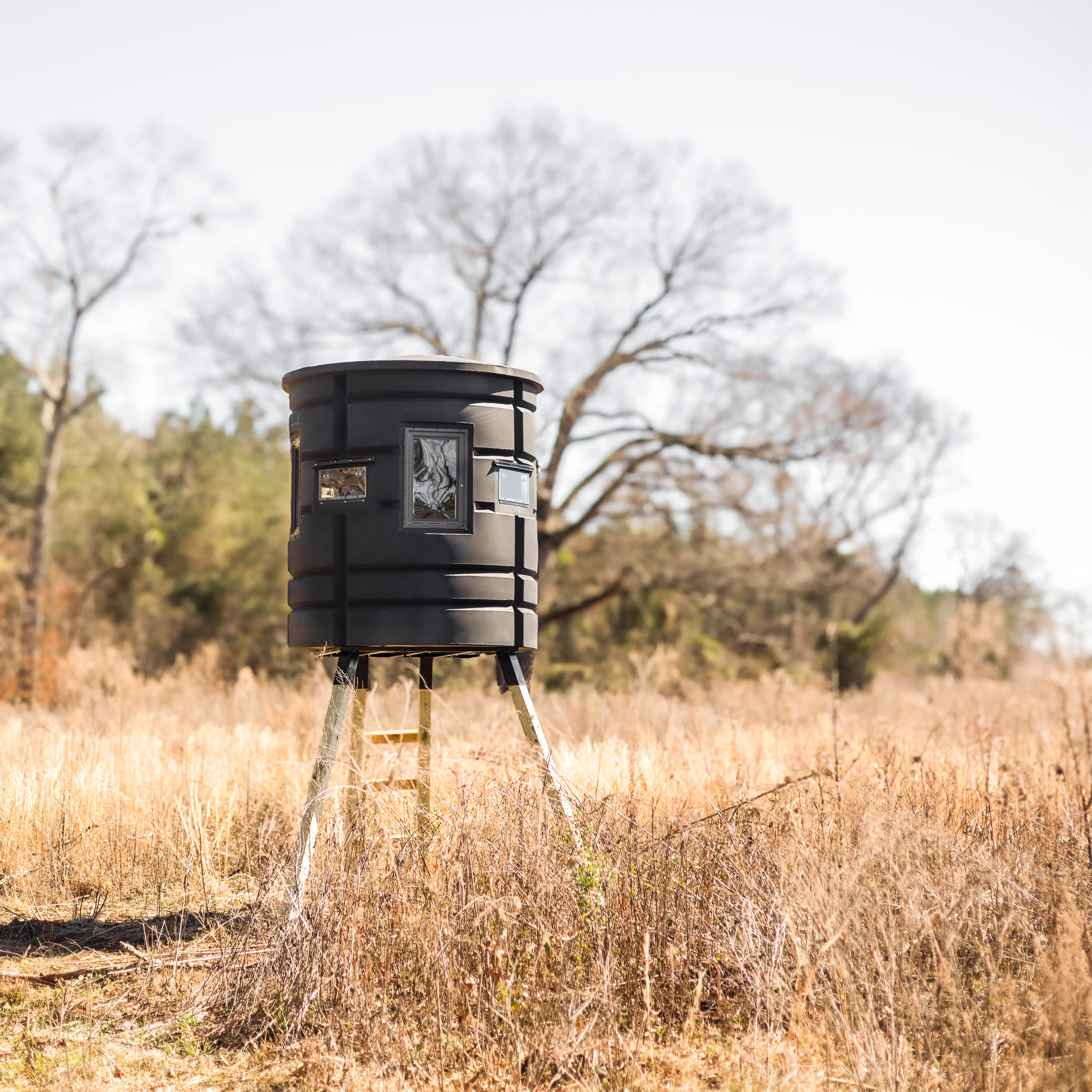 Sportsman's Condo Bow Condo 72" Diameter Deer Stand: Black, Loaded - Image 8