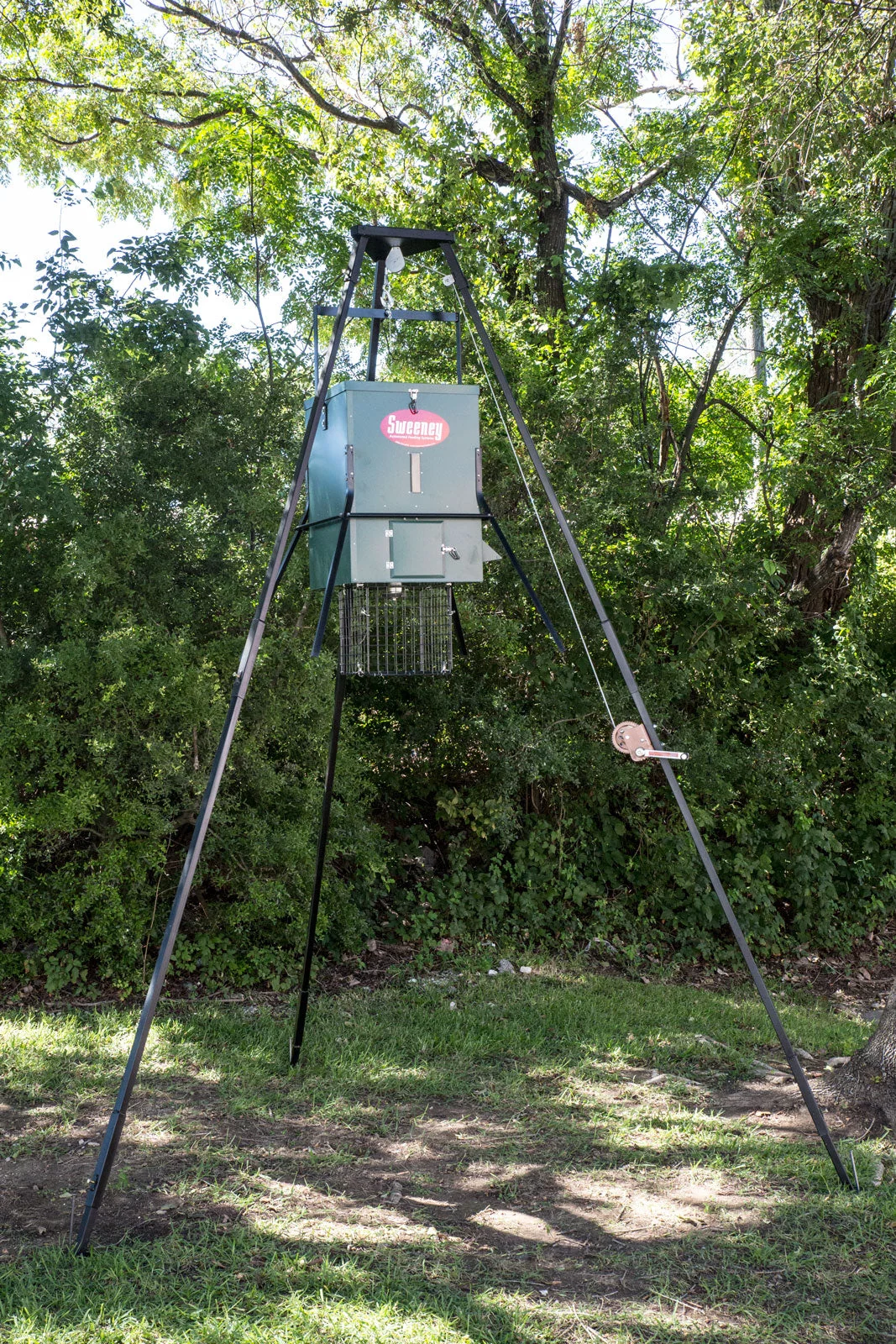 Sweeney Feeders Scatter Feeder with Tripod - Image 3