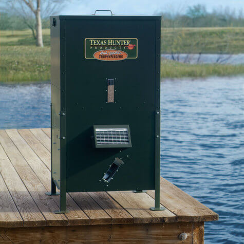 Texas Hunter Lake & Pond Directional Fish Feeder with Straight Legs. 250 lb.  Capacity - Image 9
