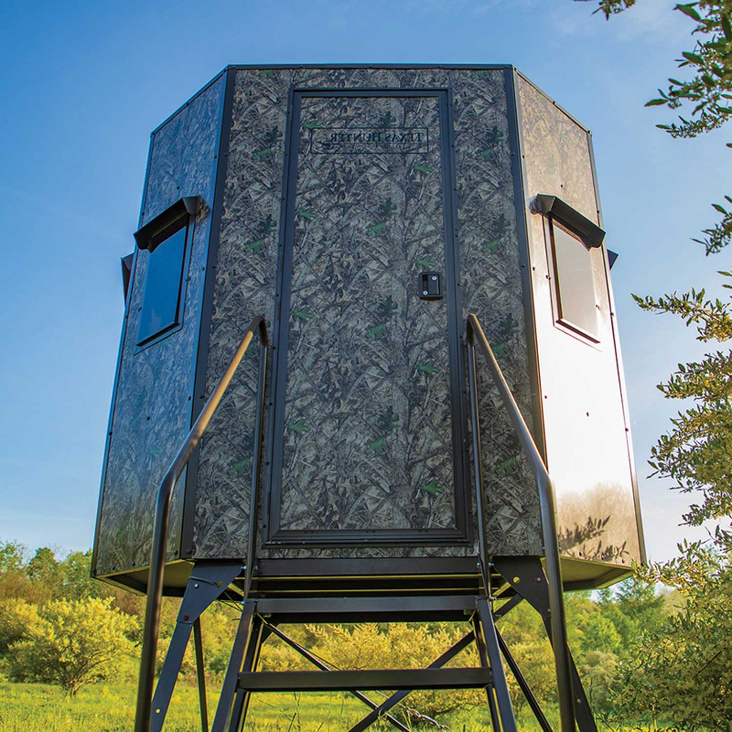 Texas Hunter 5' x 7' Wrangler Camo Hunting Blind with Combo Bow/Rifle Windows & 4' Tower & Stairs - Image 4