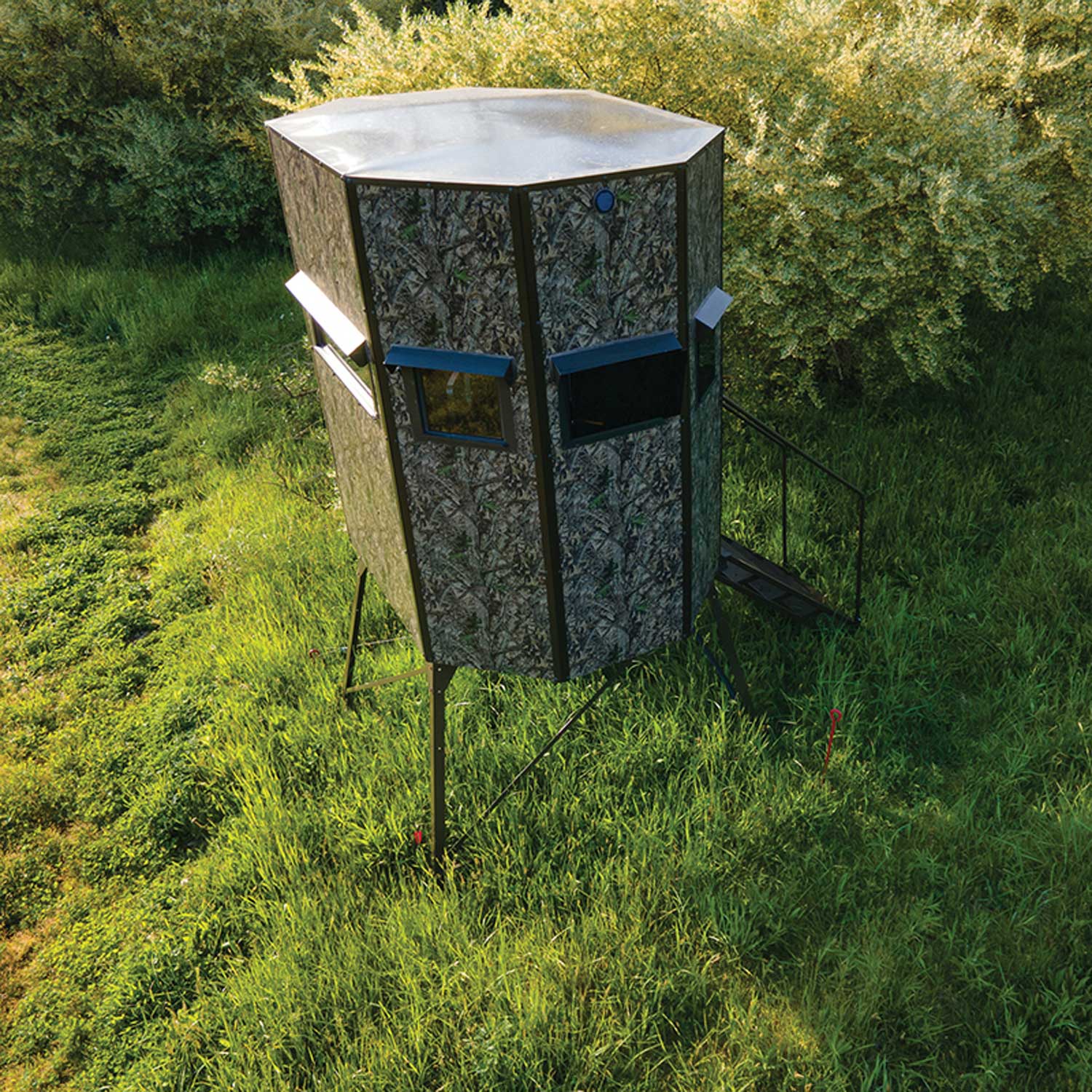 Texas Hunter Wrangler Rifle Octagon Shaped Camo Aluminum 5' x 7' Deer Blind with 4' Tower - Image 5