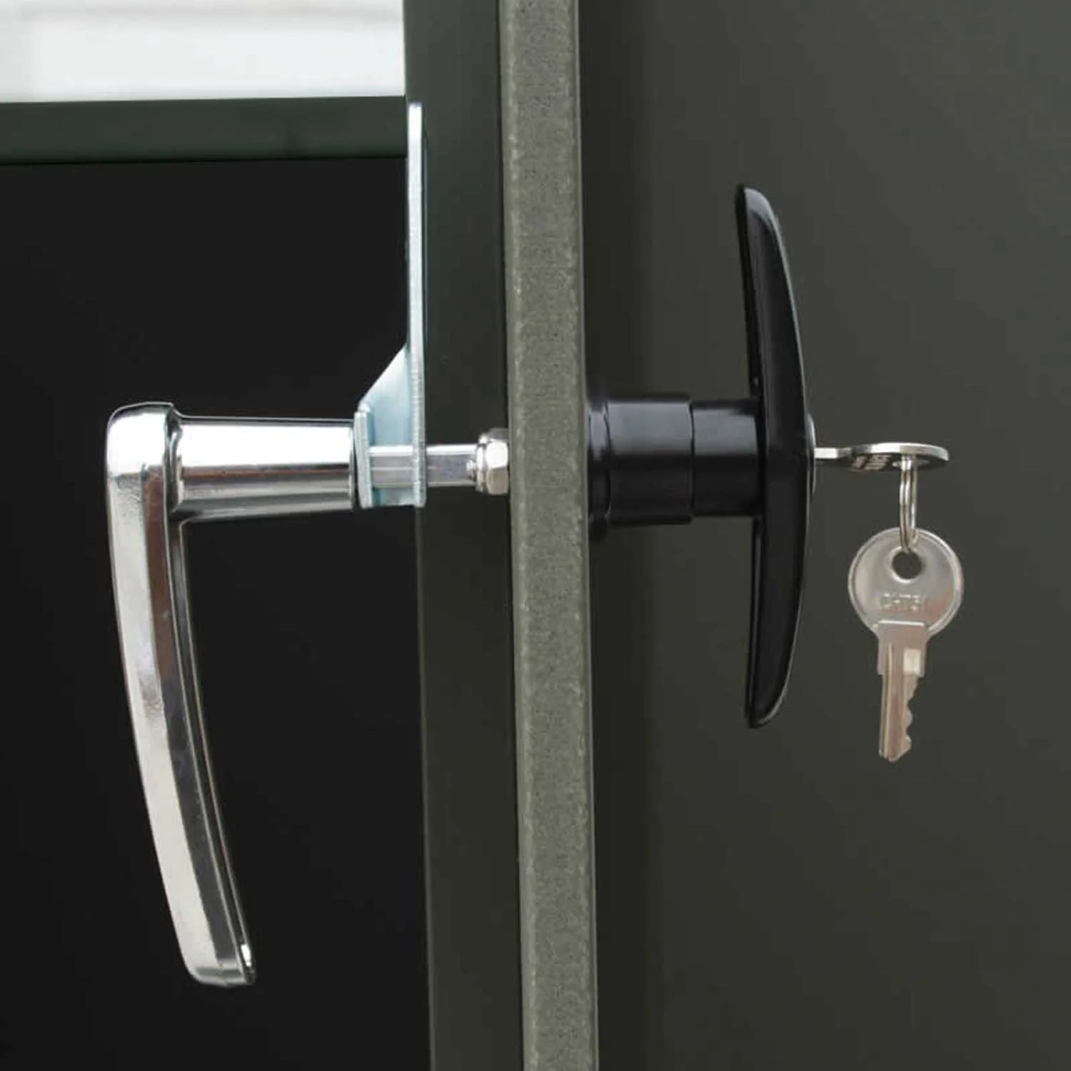 Texas Hunter Xtreme 4' x 4' Blind with Full Door and Ground Legs - Image 3