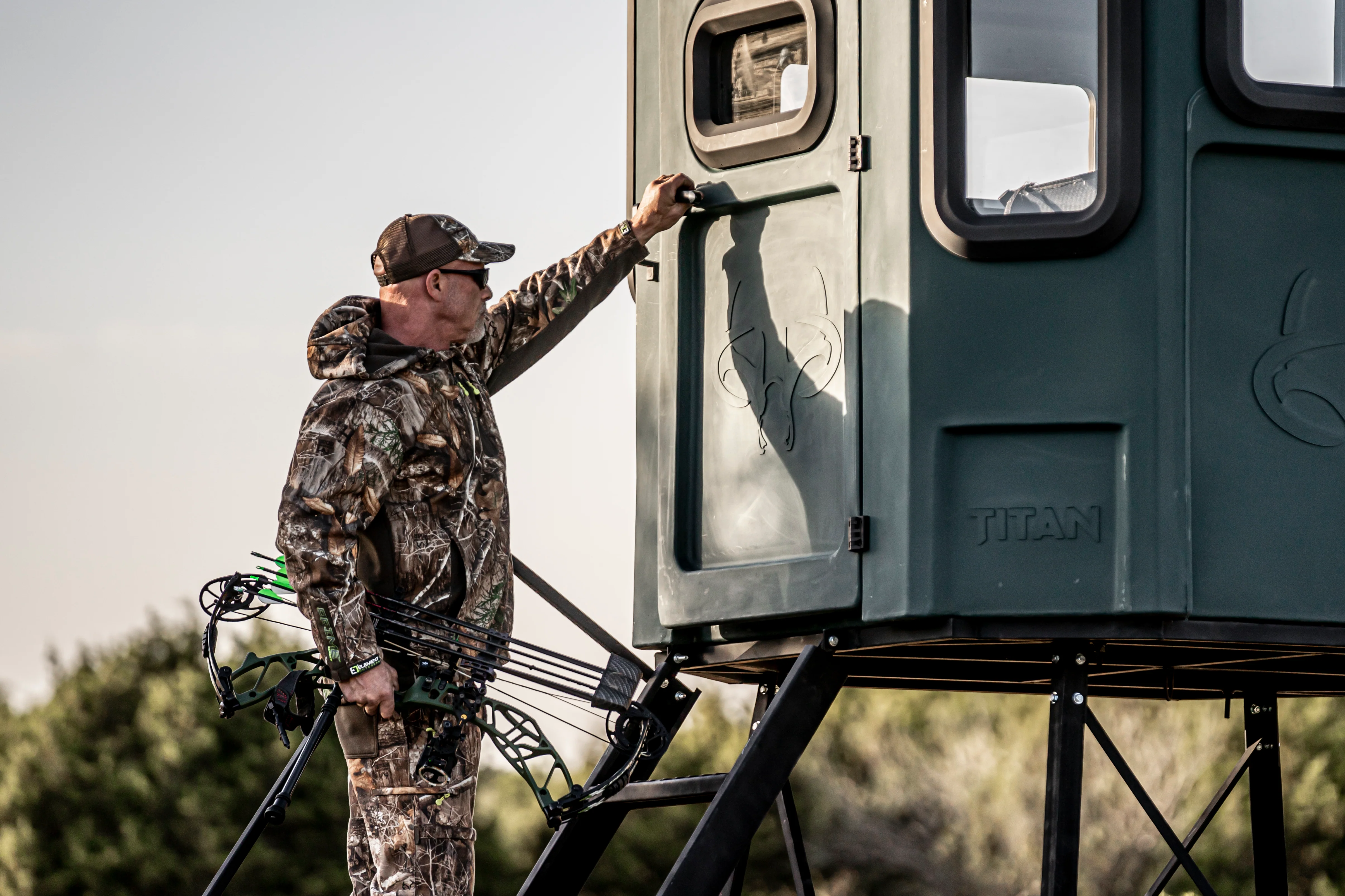Titan Hunting Blinds - Pro Bow & Rifle Combo Blind - Brown w/ 8ft Tower - Image 5