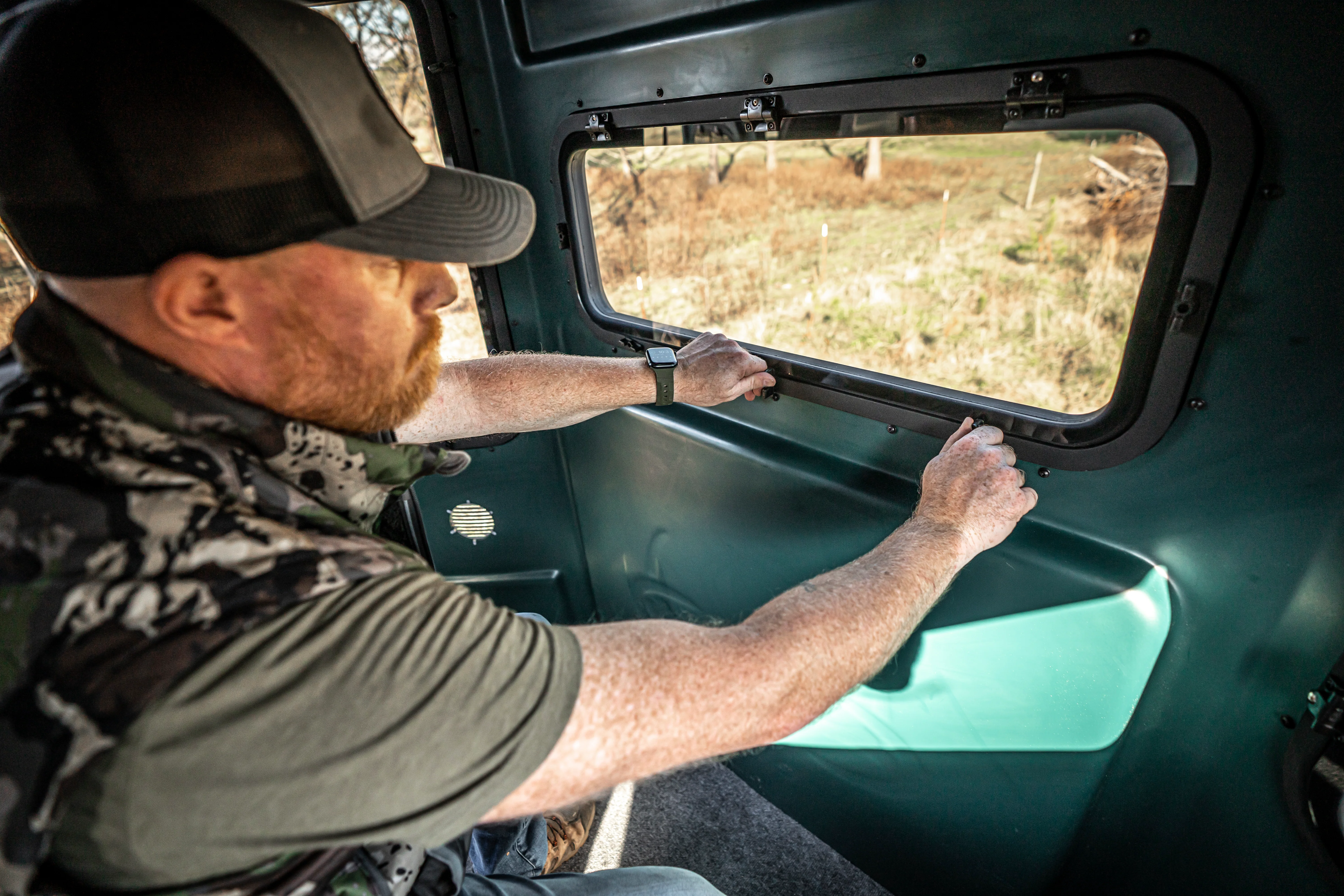 Titan Hunting Blinds - Pro Bow & Rifle Combo Blind - Brown w/ 8ft Tower - Image 9
